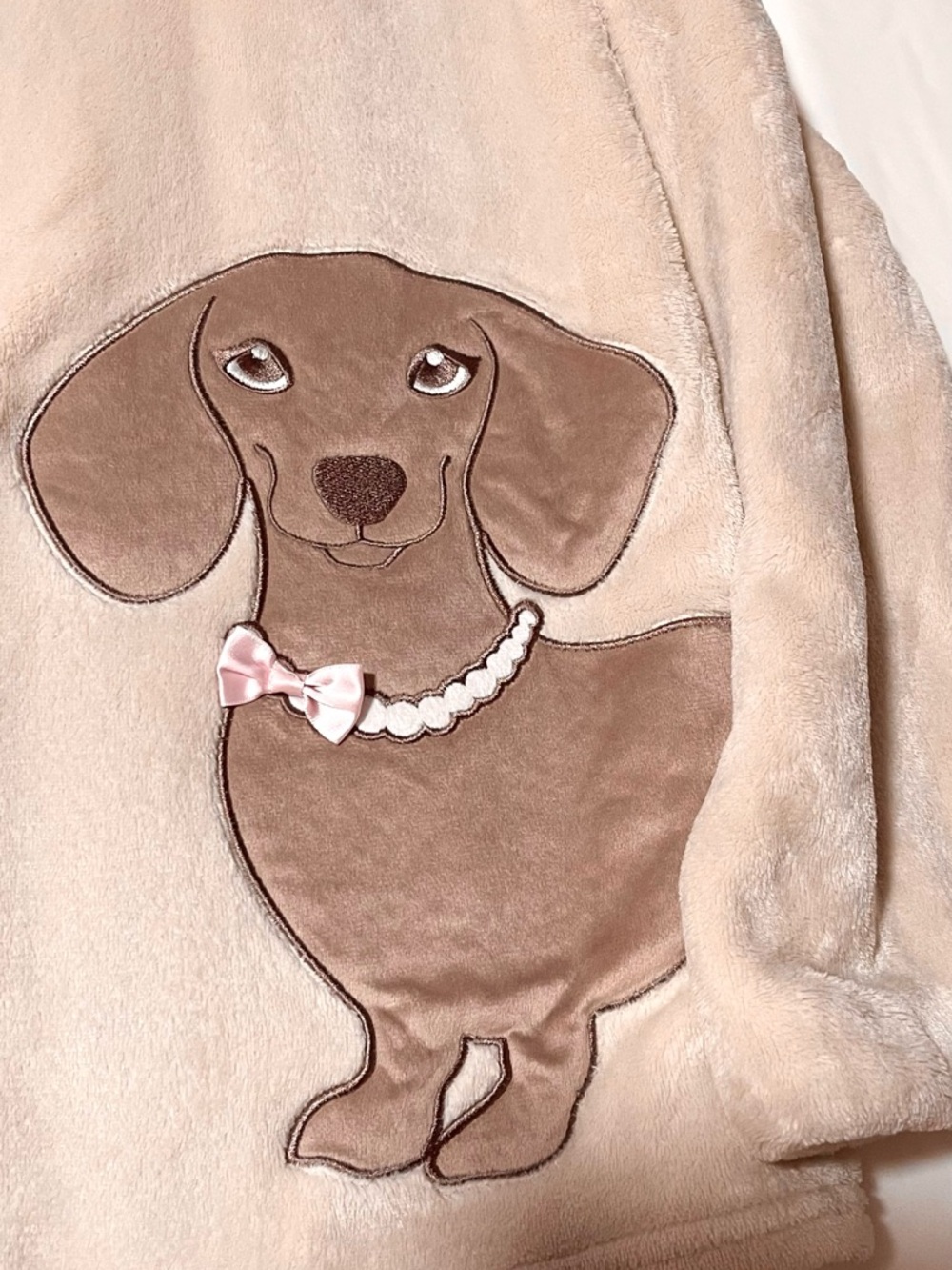 La Vie En Rose Beige Plush Pajama Set with Dachshund Applique - Picture 11 of 15